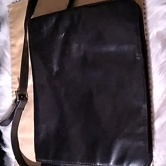 WILSON'S LEATHER PURSE/BAG BLACK VINTAGE - Picture 1 of 11